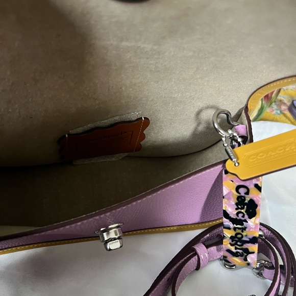 Wavy Dinky Bag n Coachtopia Leather - Picture 5 of 5